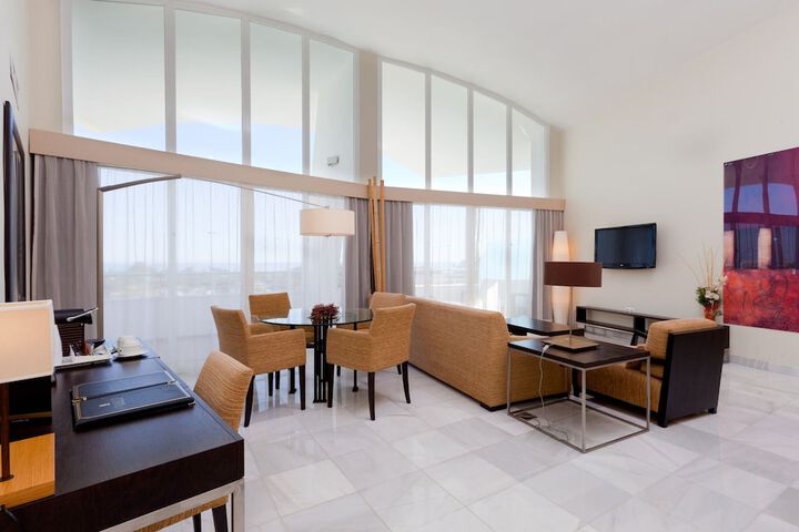Room 28 of 174