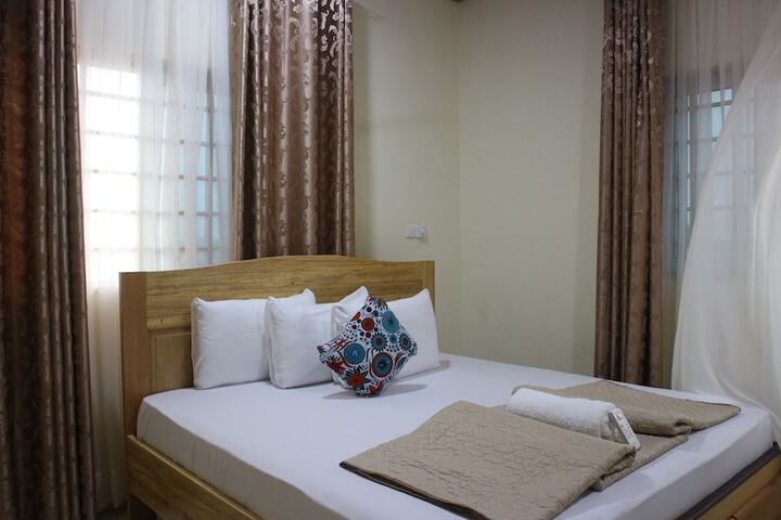 Room 10 of 25