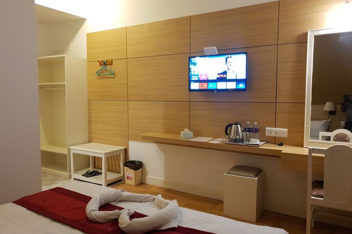 Room 12 of 63