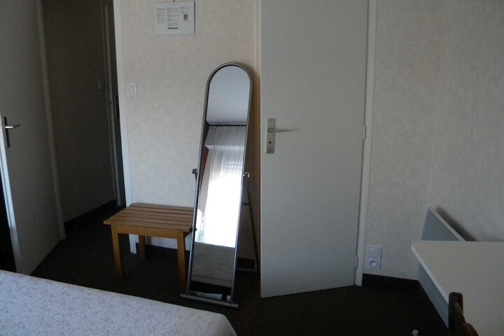 Room 6 of 39
