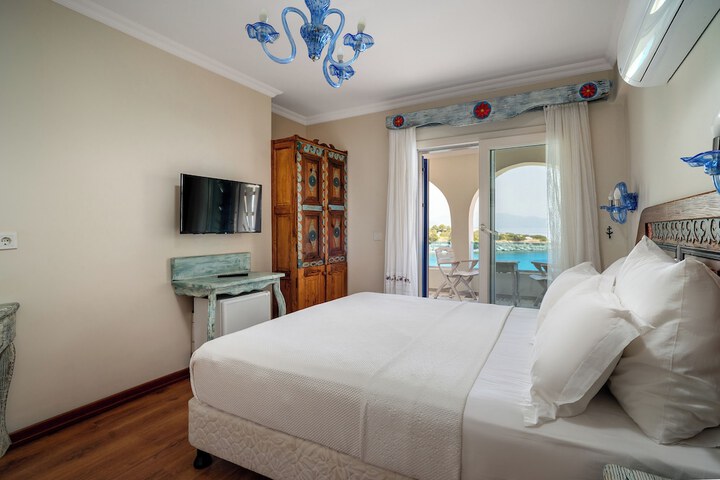 Deniz Evi in Cesme