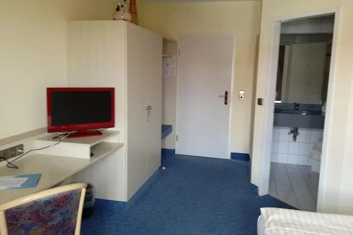 Room 2 of 14