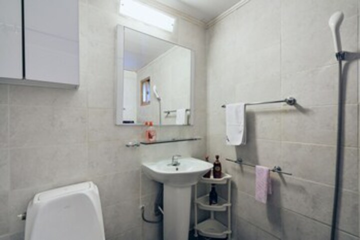 Room 5 of 45