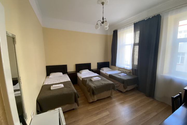 Room 96 of 272