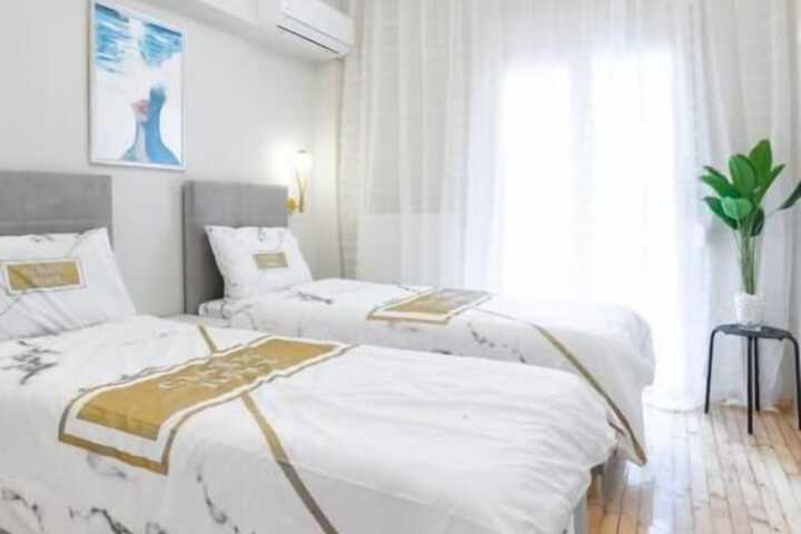 Luxury 4 by OTOTO