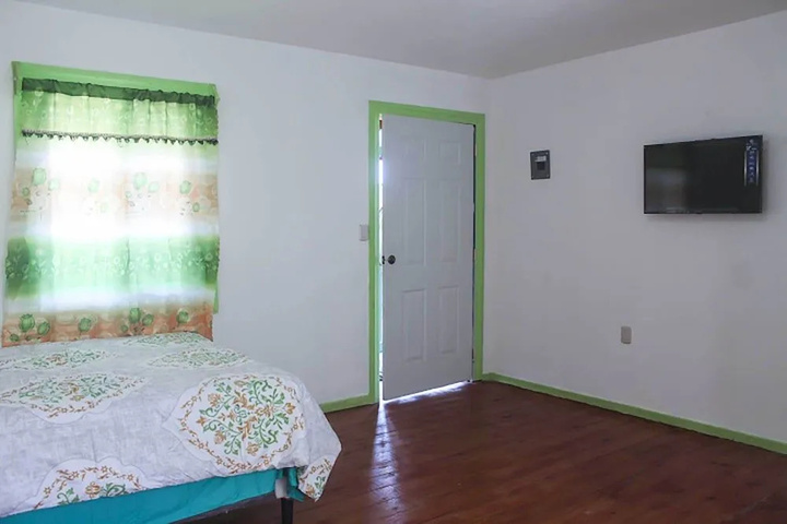 Room 5 of 13