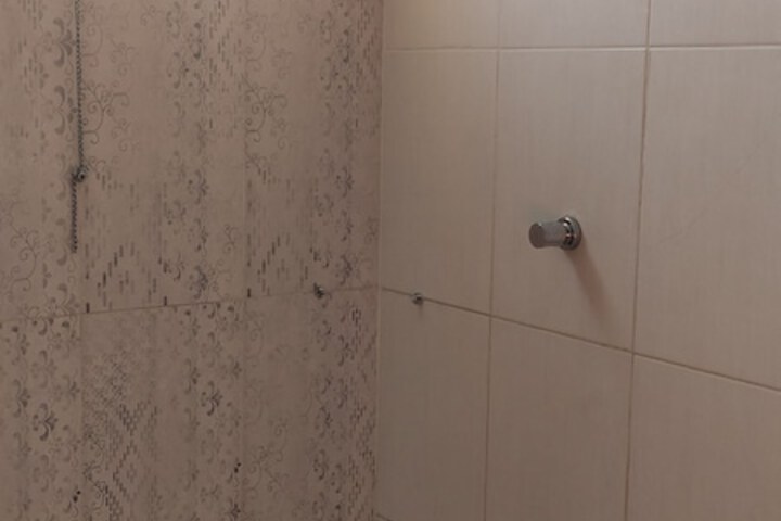 Room 11 of 12