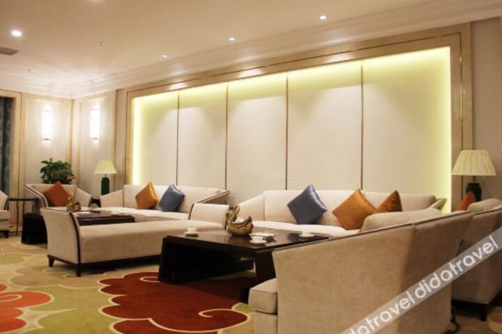Hotel Interior 11 of 25
