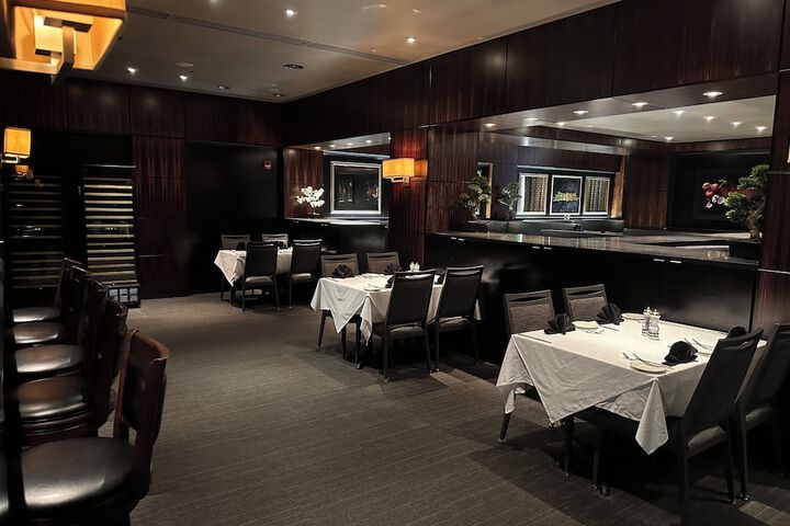 Dining 30 of 38