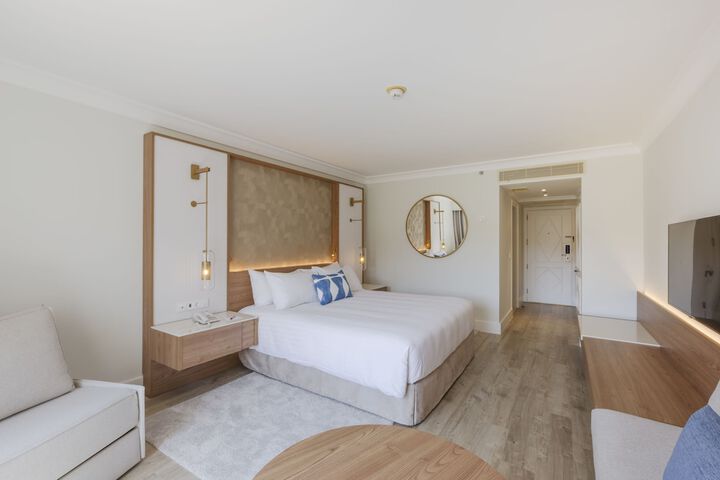 Room 5 of 94