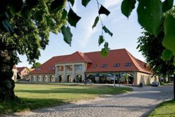 Remise & Westflügel Schloss Stolpe