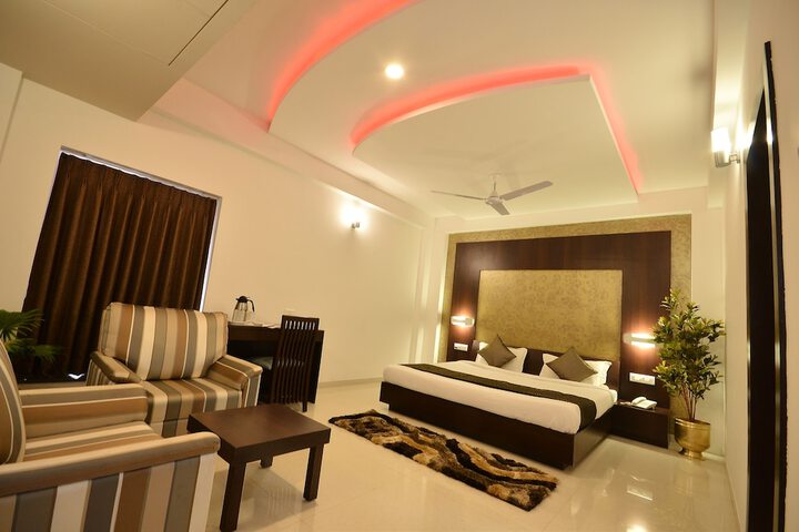 Room 7 of 17