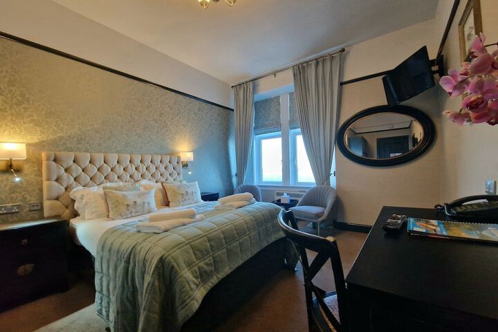 Room 30 of 107