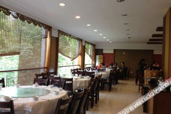 Room 2 of 8