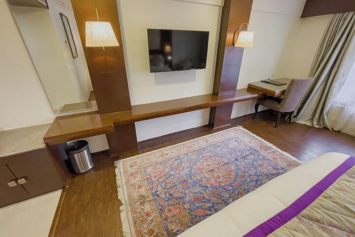 Room 12 of 48