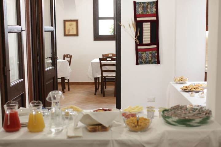 Dining 36 of 44