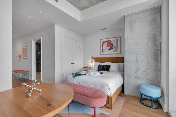 Room 48 of 860