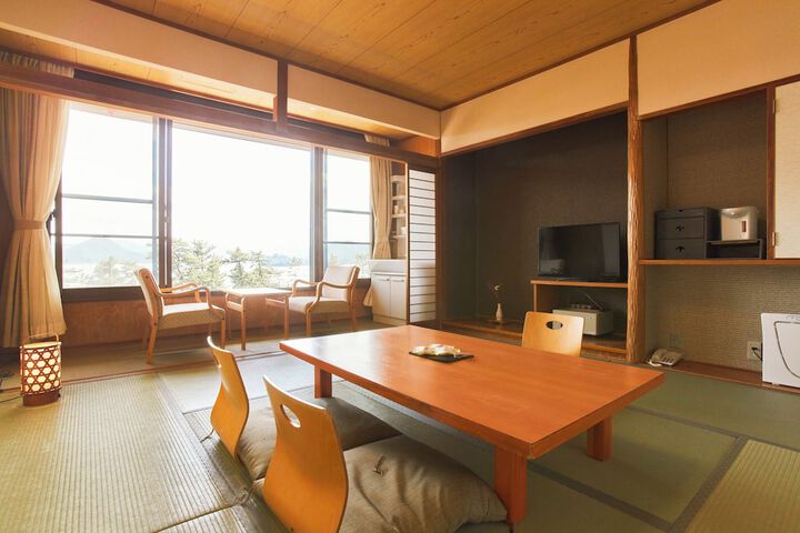 Room 3 of 22