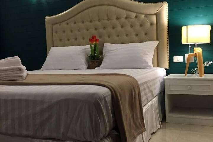 Room 11 of 29