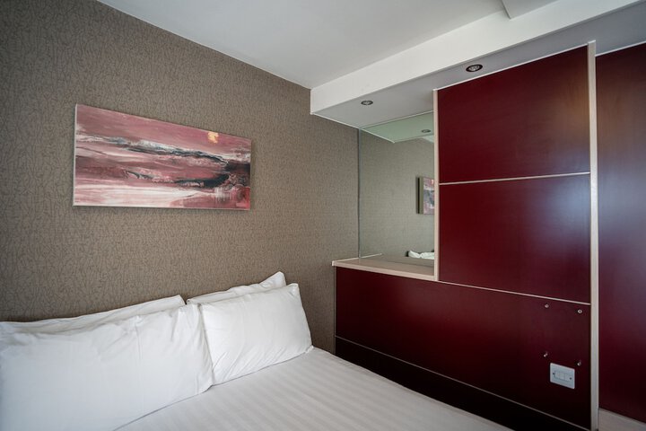 Room 13 of 44