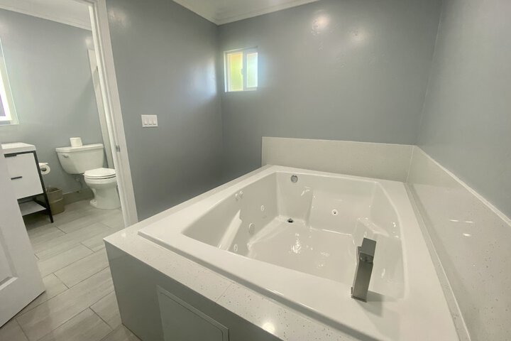 Private spa tub