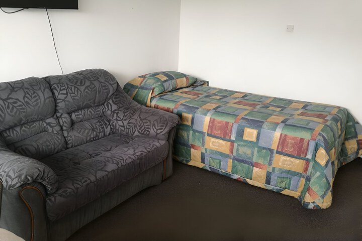 Room 10 of 26