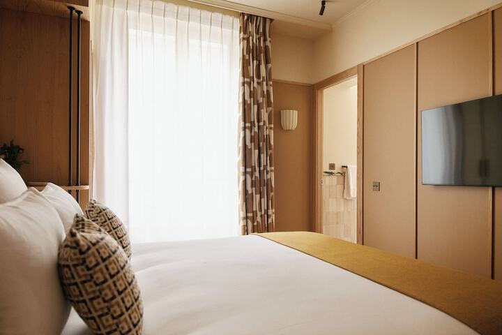 Room 10 of 71