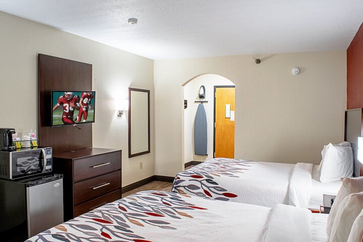 Deluxe 2 Queen Beds (7 of 8)