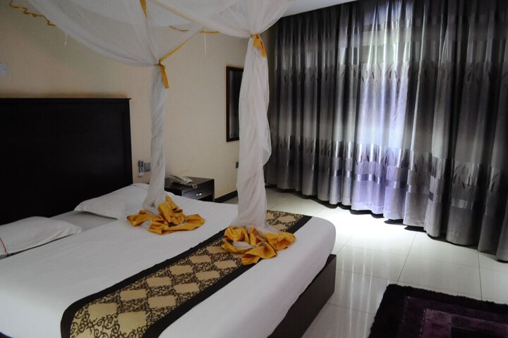 Hotel 48 of 50
