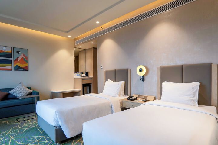 Room 35 of 95