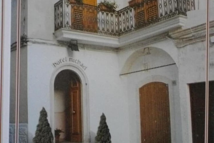 Hotel Entry