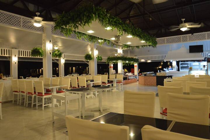 Dining 138 of 165