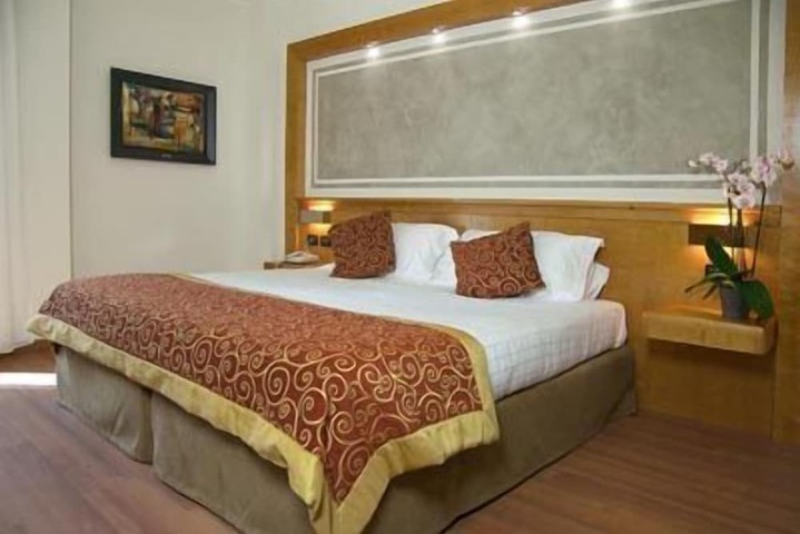 Room 15 of 73