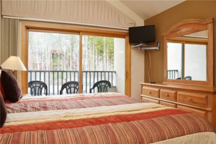Chimney Ridge Townhomes Unit 504 by RedAwning