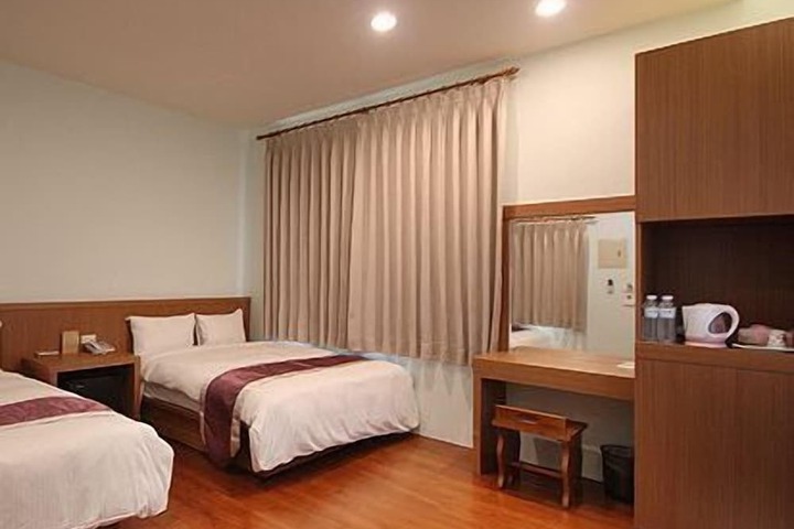 Room 4 of 51