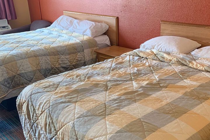 2 Queen Beds (9 of 13)