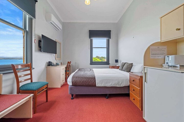 Room 12 of 41
