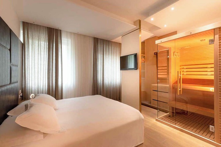Room 39 of 104