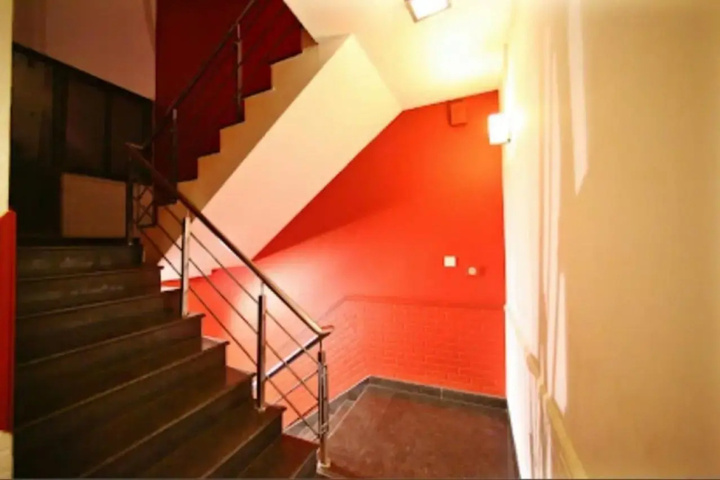 Room 8 of 25