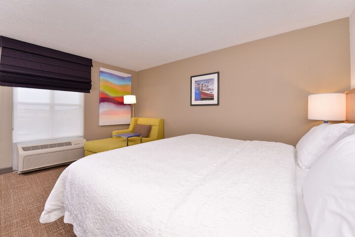 1 King Bed (4 of 15)