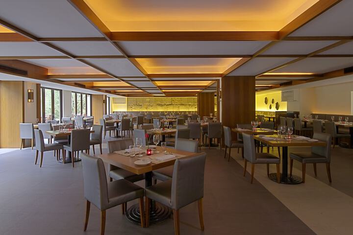 Dining 65 of 92