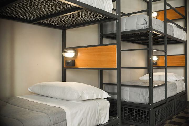 Room 18 of 82