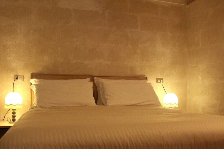 Room 9 of 13