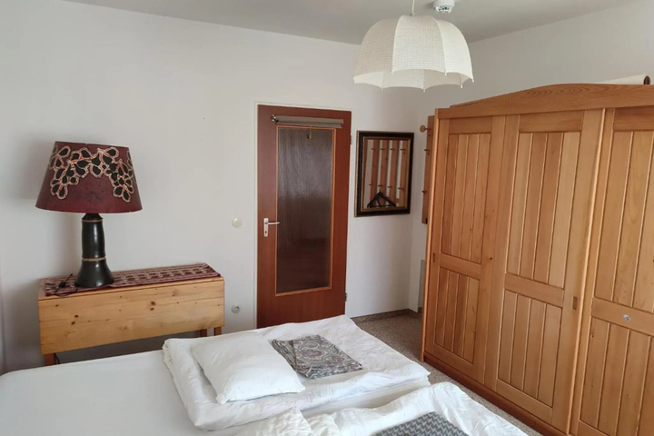 Room 5 of 15