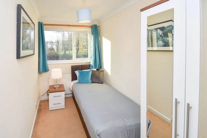 Room 5 of 10