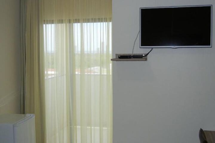 Room 33 of 60