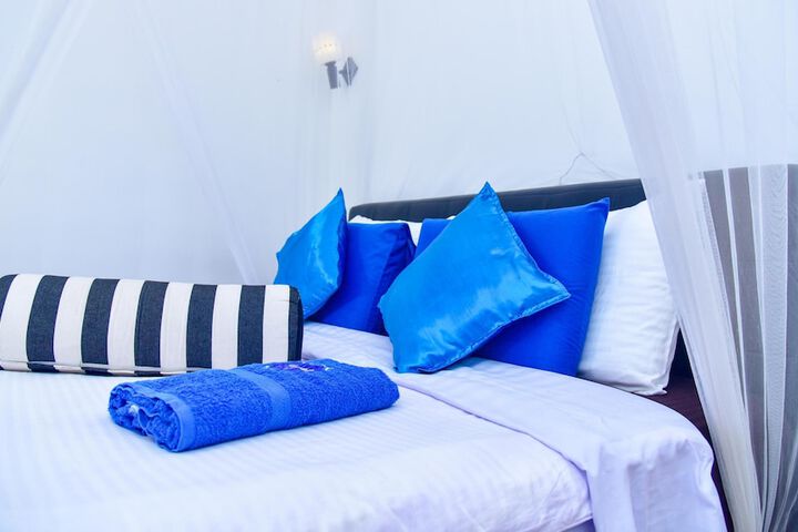Room 2 of 41