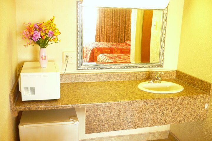 Room 10 of 23