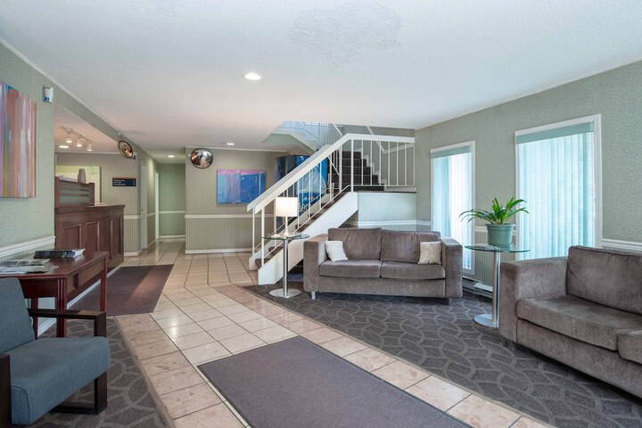 Hotel Interior 2 of 32