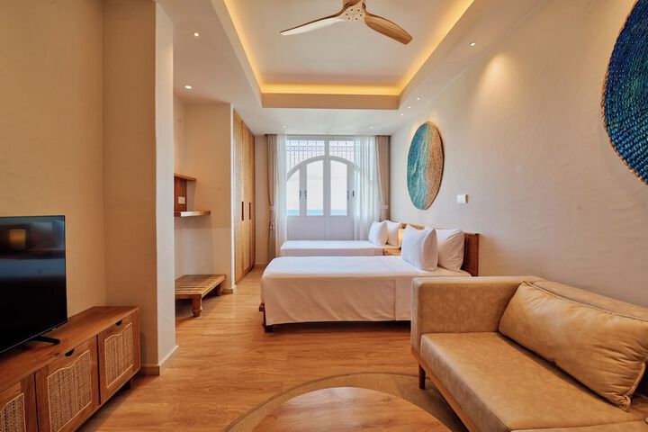 Room 6 of 175